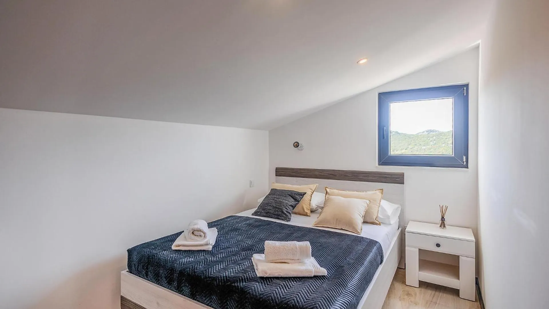 Awesome Home In Zman With Outdoor Swimming Pool 0*,