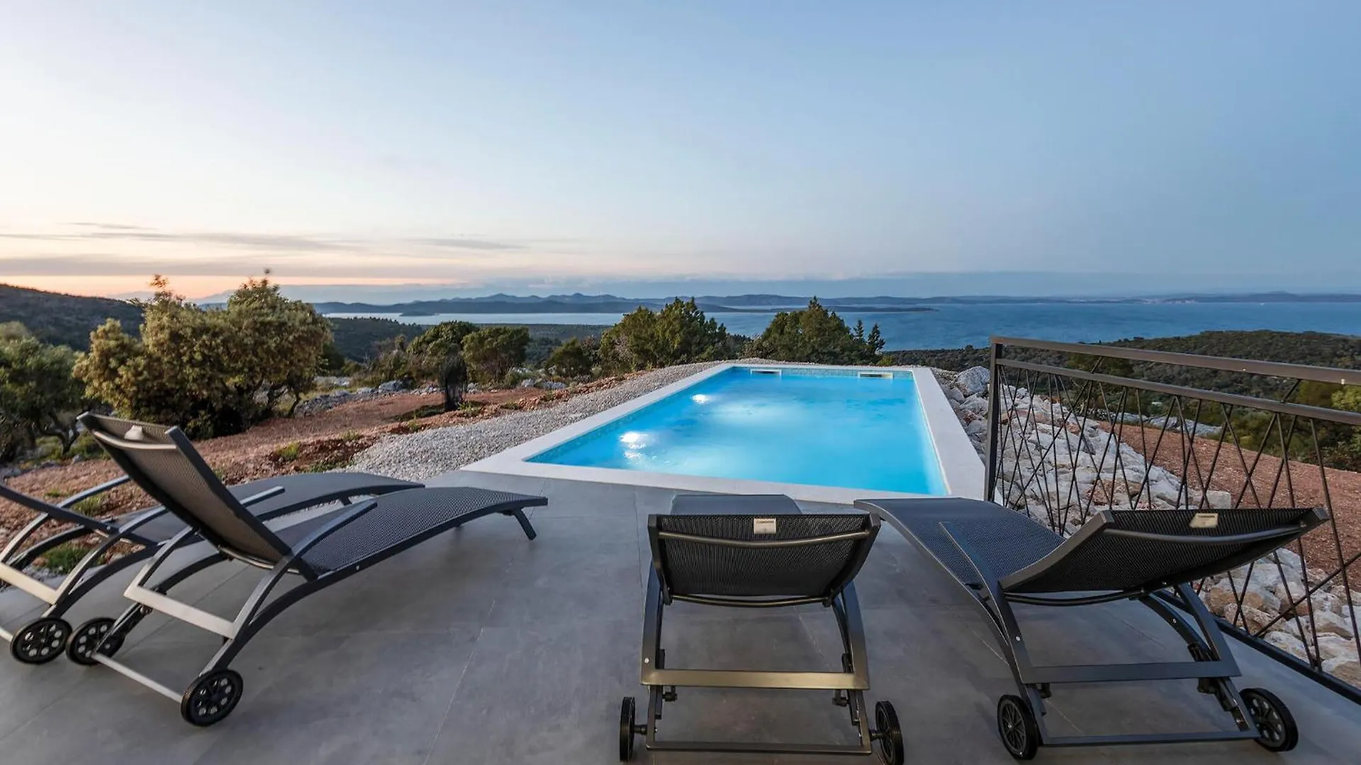 Awesome Home In Zman With Outdoor Swimming Pool Croatia